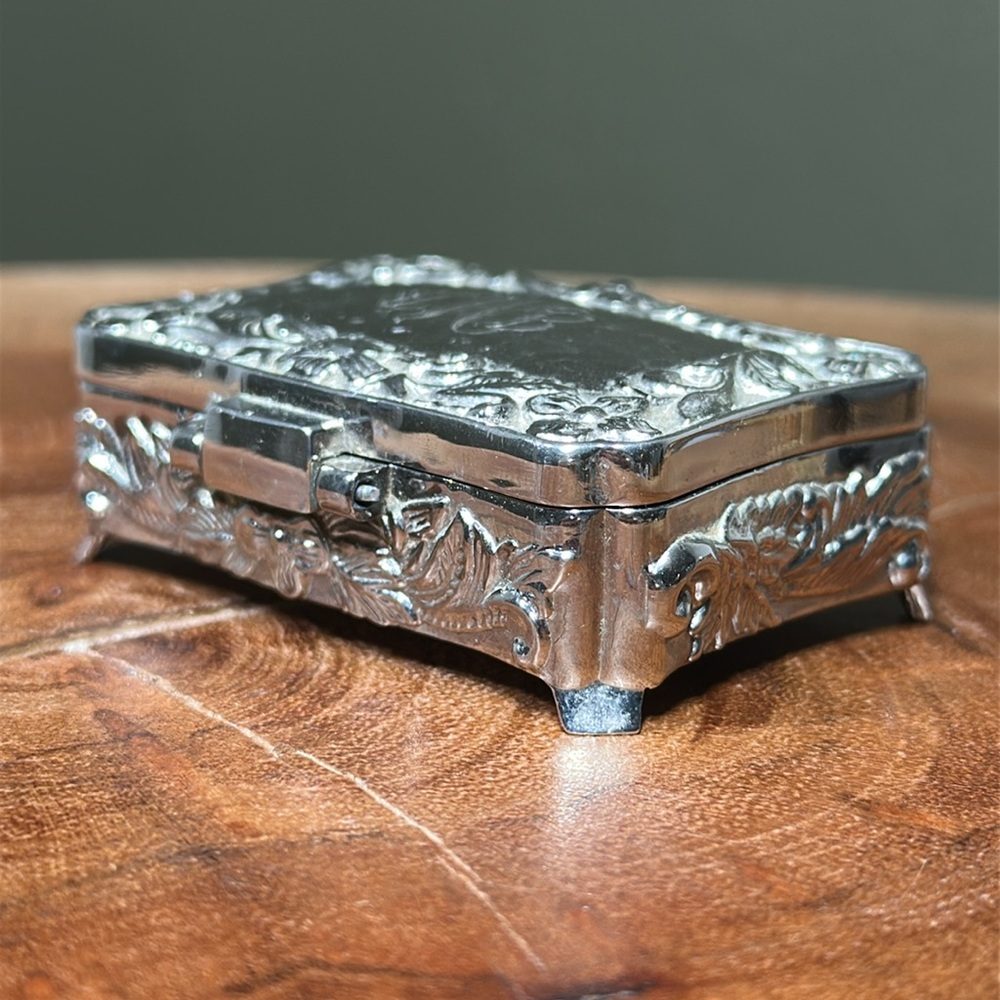 Antique Floral Silver Metal Trinket Box - Picture 4 of 9
